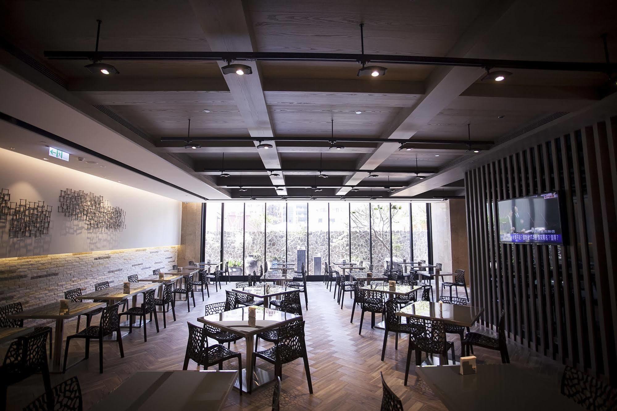 Royal Group Hotel Minghua Branch Kaohsiung Exteriör bild